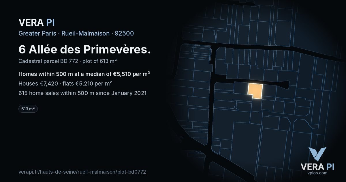 6 Allée des Primevères, Rueil-Malmaison at night – the plot lit, the parcels around coloured by the prices near them