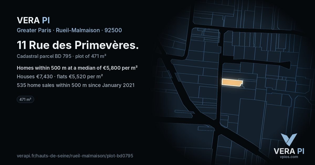 11 Rue des Primevères, Rueil-Malmaison at night – the plot lit, the parcels around coloured by the prices near them