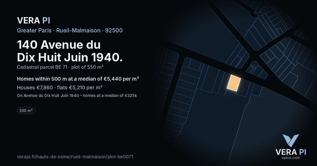 140 Avenue du Dix Huit Juin 1940, Rueil-Malmaison at night – the plot lit, the parcels around coloured by the prices near them