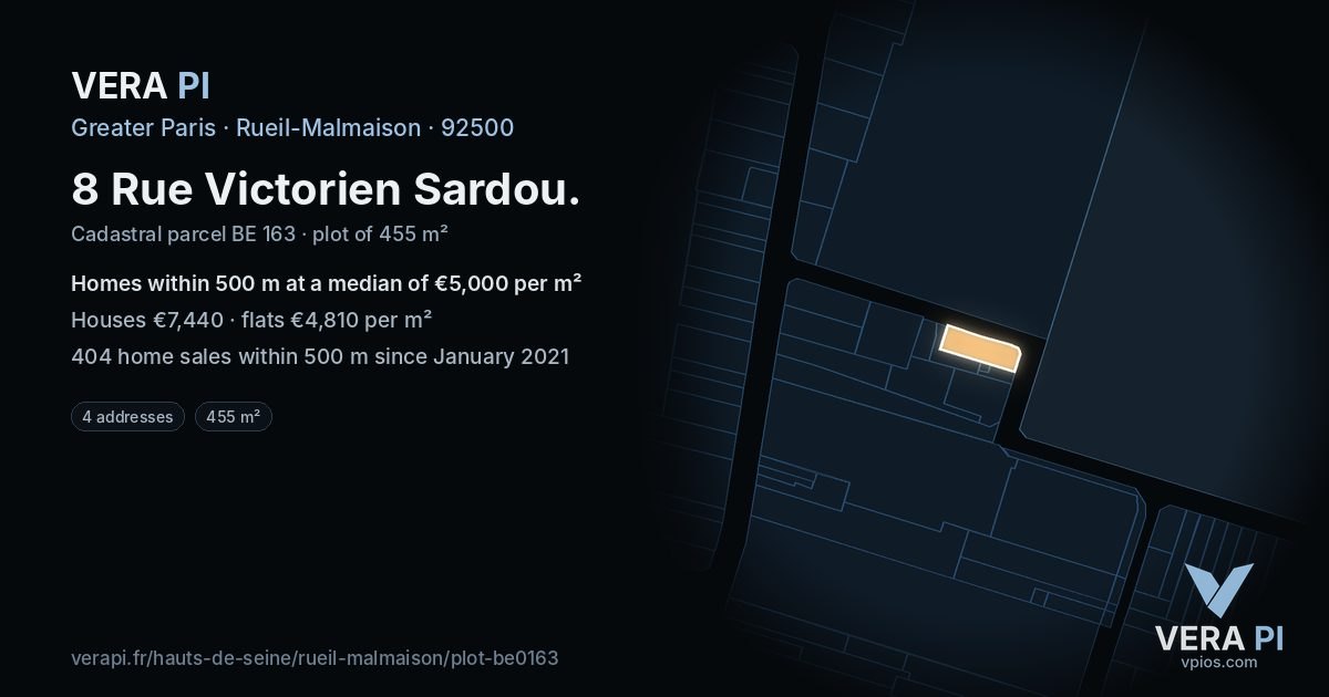 8 Rue Victorien Sardou, Rueil-Malmaison at night – the plot lit, the parcels around coloured by the prices near them