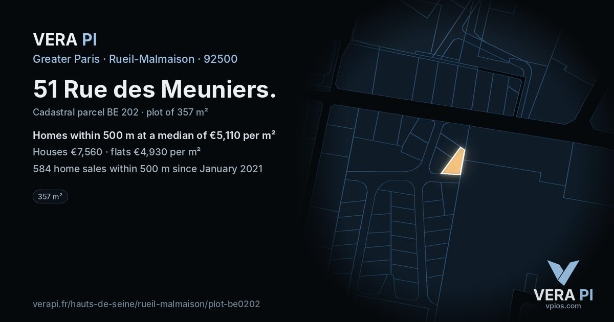 51 Rue des Meuniers, Rueil-Malmaison at night – the plot lit, the parcels around coloured by the prices near them