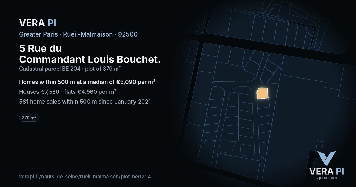 5 Rue du Commandant Louis Bouchet, Rueil-Malmaison at night – the plot lit, the parcels around coloured by the prices near them