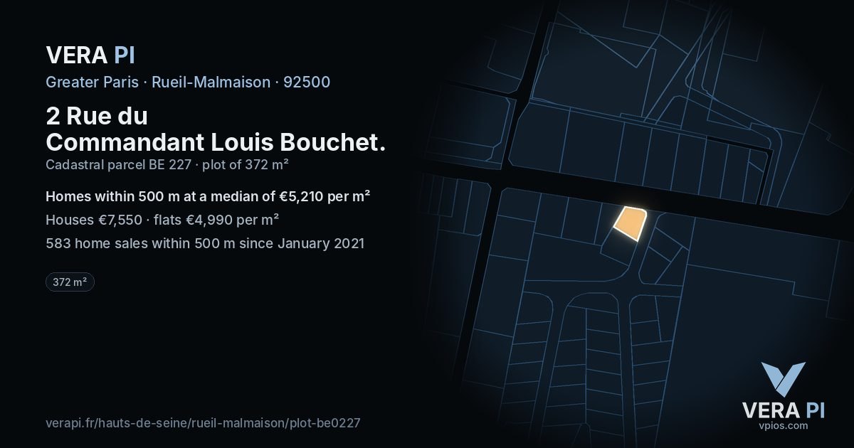 2 Rue du Commandant Louis Bouchet, Rueil-Malmaison at night – the plot lit, the parcels around coloured by the prices near them