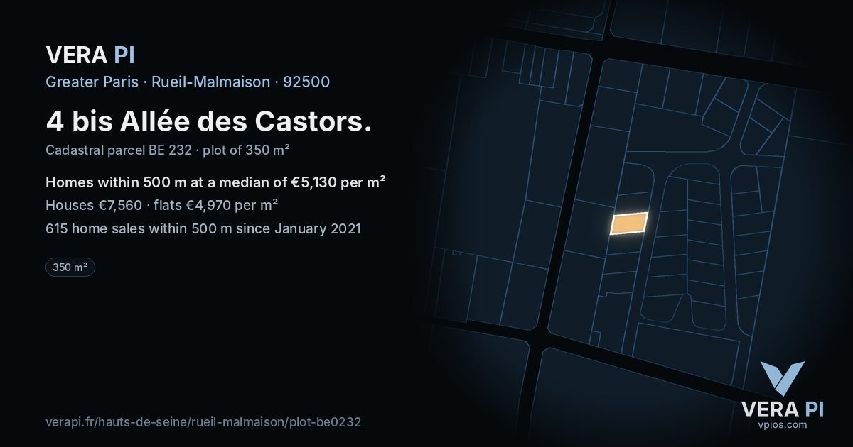 4 bis Allée des Castors, Rueil-Malmaison at night – the plot lit, the parcels around coloured by the prices near them