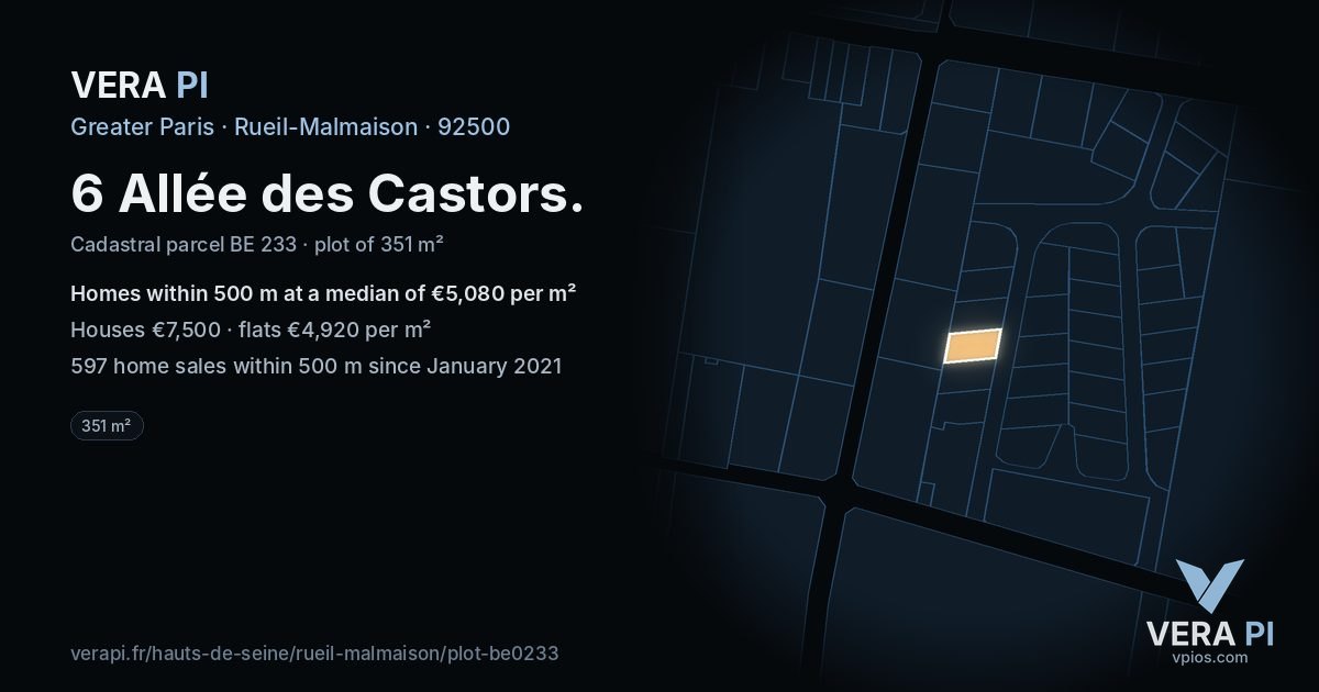 6 Allée des Castors, Rueil-Malmaison at night – the plot lit, the parcels around coloured by the prices near them