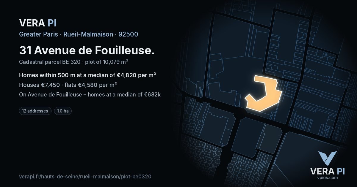 31 Avenue de Fouilleuse, Rueil-Malmaison at night – the plot lit, the parcels around coloured by the prices near them