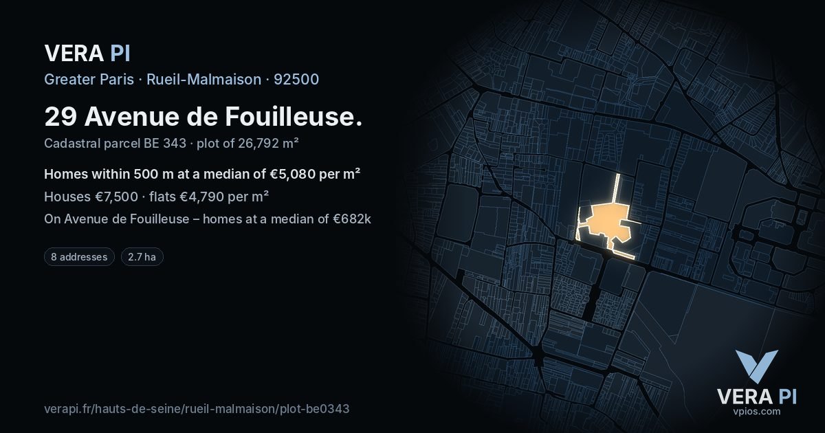 29 Avenue de Fouilleuse, Rueil-Malmaison at night – the plot lit, the parcels around coloured by the prices near them