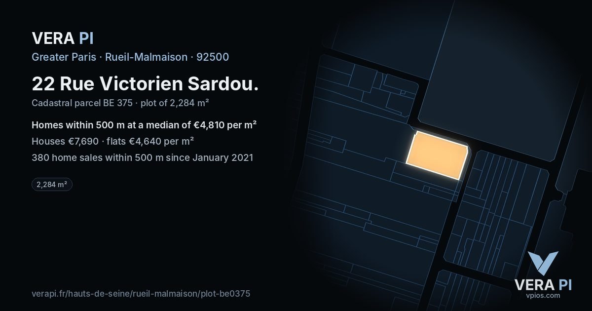 22 Rue Victorien Sardou, Rueil-Malmaison at night – the plot lit, the parcels around coloured by the prices near them