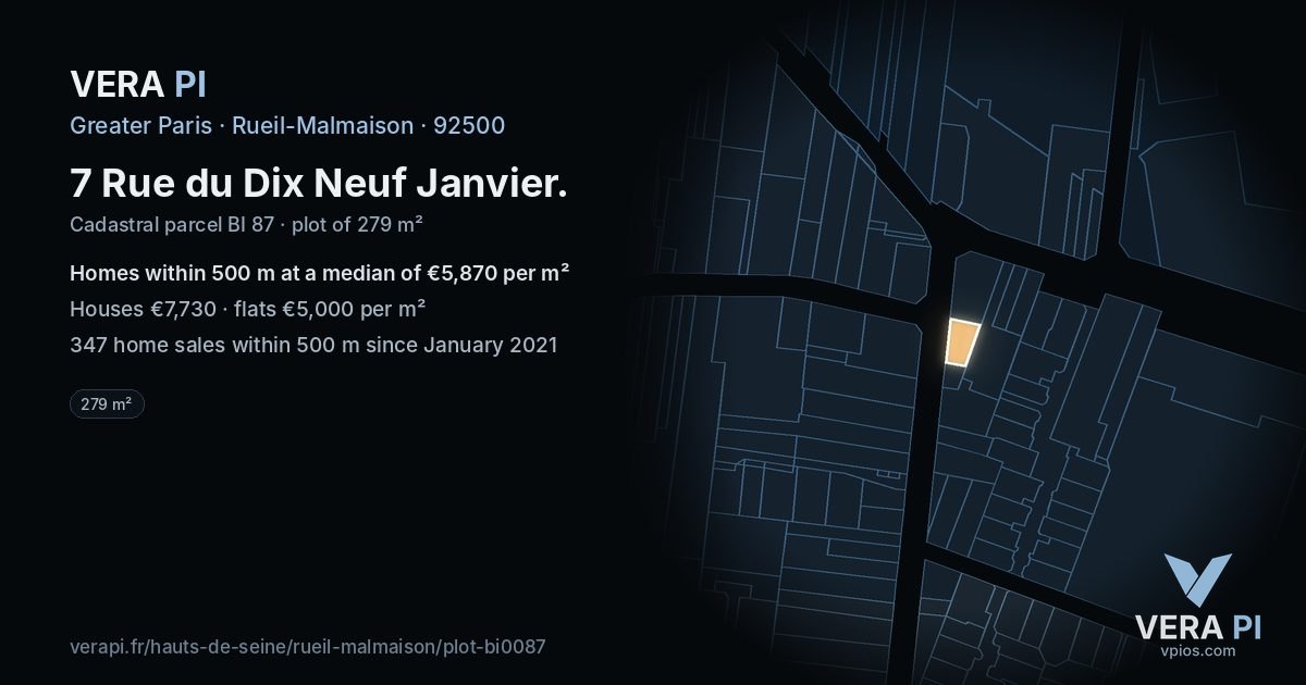 7 Rue du Dix Neuf Janvier, Rueil-Malmaison at night – the plot lit, the parcels around coloured by the prices near them