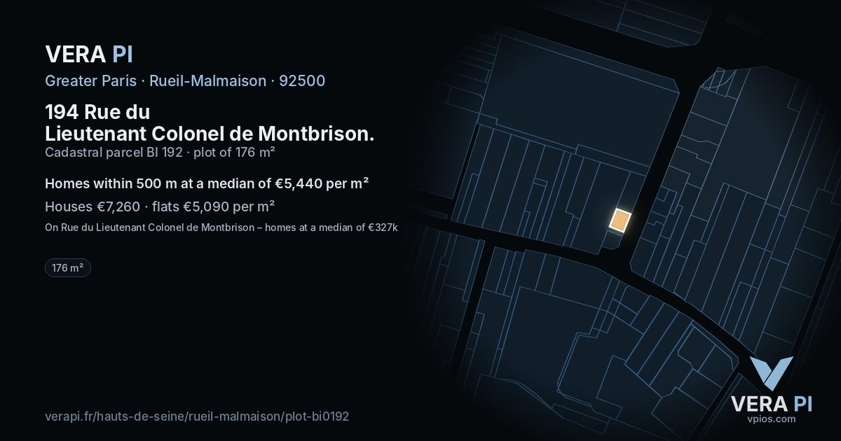 194 Rue du Lieutenant Colonel de Montbrison, Rueil-Malmaison at night – the plot lit, the parcels around coloured by the prices near them