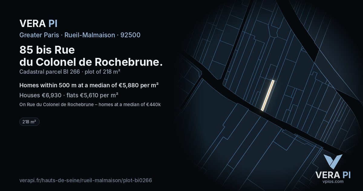 85 bis Rue du Colonel de Rochebrune, Rueil-Malmaison at night – the plot lit, the parcels around coloured by the prices near them