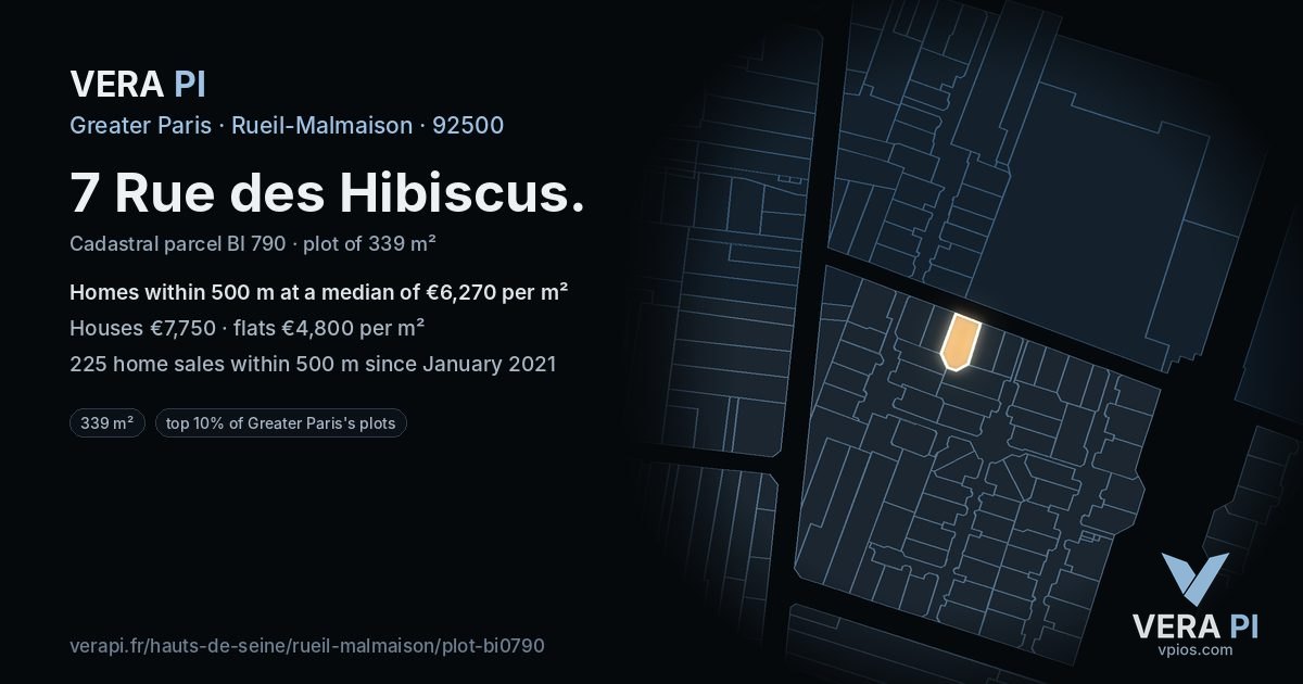 7 Rue des Hibiscus, Rueil-Malmaison at night – the plot lit, the parcels around coloured by the prices near them