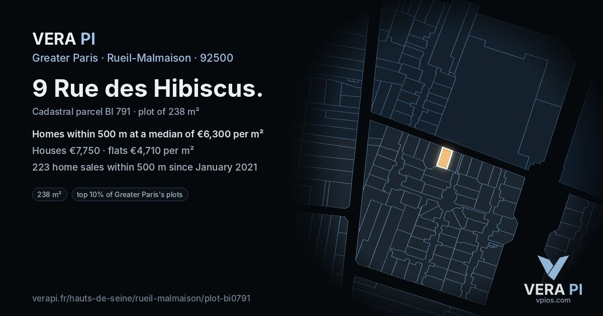 9 Rue des Hibiscus, Rueil-Malmaison at night – the plot lit, the parcels around coloured by the prices near them
