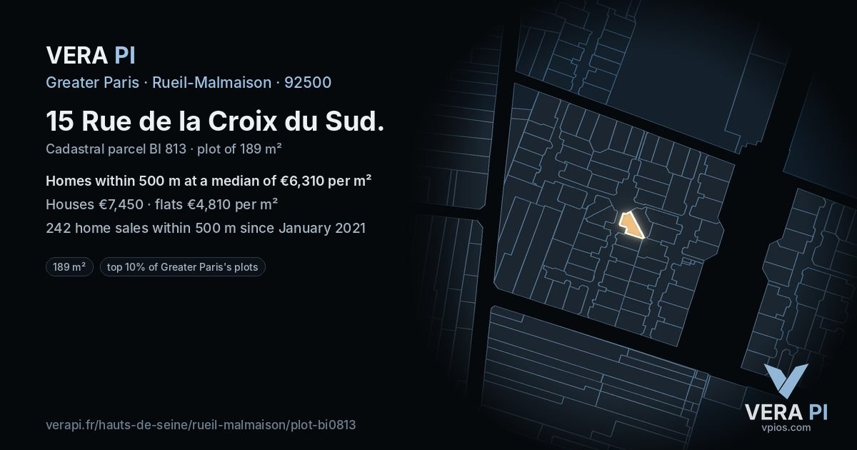15 Rue de la Croix du Sud, Rueil-Malmaison at night – the plot lit, the parcels around coloured by the prices near them