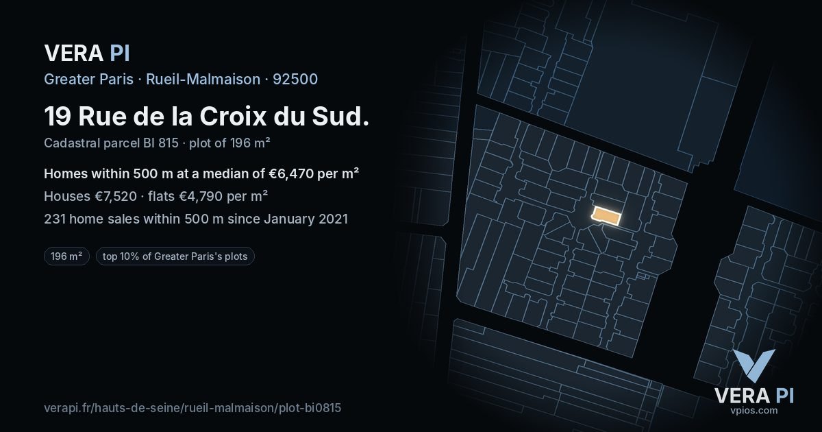 19 Rue de la Croix du Sud, Rueil-Malmaison at night – the plot lit, the parcels around coloured by the prices near them
