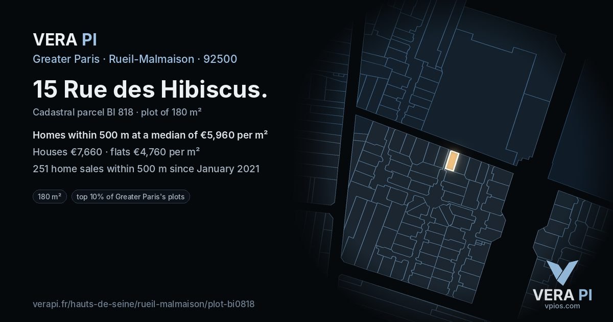 15 Rue des Hibiscus, Rueil-Malmaison at night – the plot lit, the parcels around coloured by the prices near them
