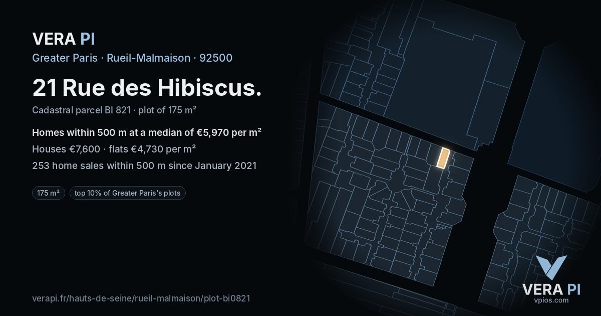 21 Rue des Hibiscus, Rueil-Malmaison at night – the plot lit, the parcels around coloured by the prices near them