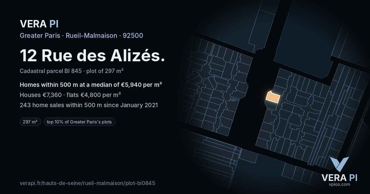 12 Rue des Alizés, Rueil-Malmaison at night – the plot lit, the parcels around coloured by the prices near them