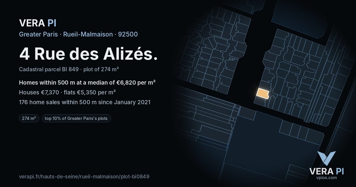 4 Rue des Alizés, Rueil-Malmaison at night – the plot lit, the parcels around coloured by the prices near them