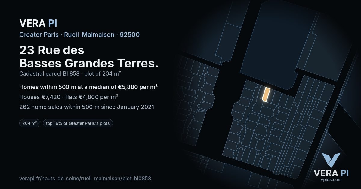 23 Rue des Basses Grandes Terres, Rueil-Malmaison at night – the plot lit, the parcels around coloured by the prices near them