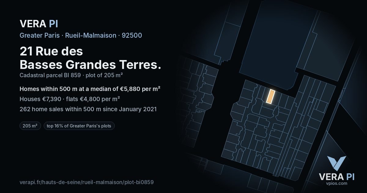 21 Rue des Basses Grandes Terres, Rueil-Malmaison at night – the plot lit, the parcels around coloured by the prices near them