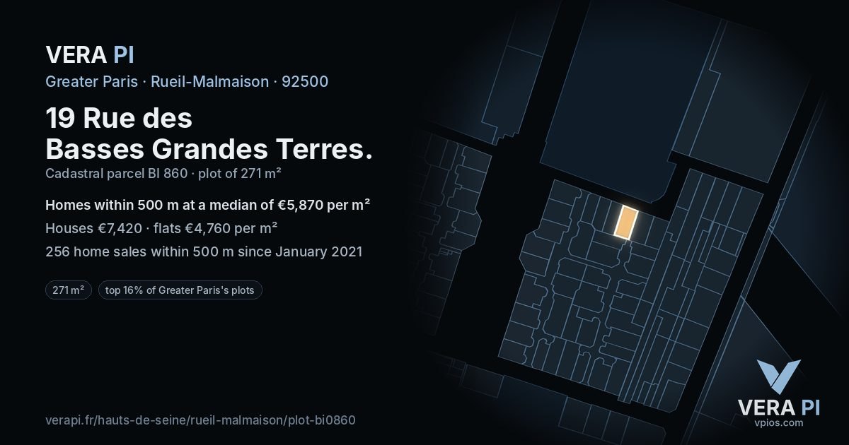 19 Rue des Basses Grandes Terres, Rueil-Malmaison at night – the plot lit, the parcels around coloured by the prices near them