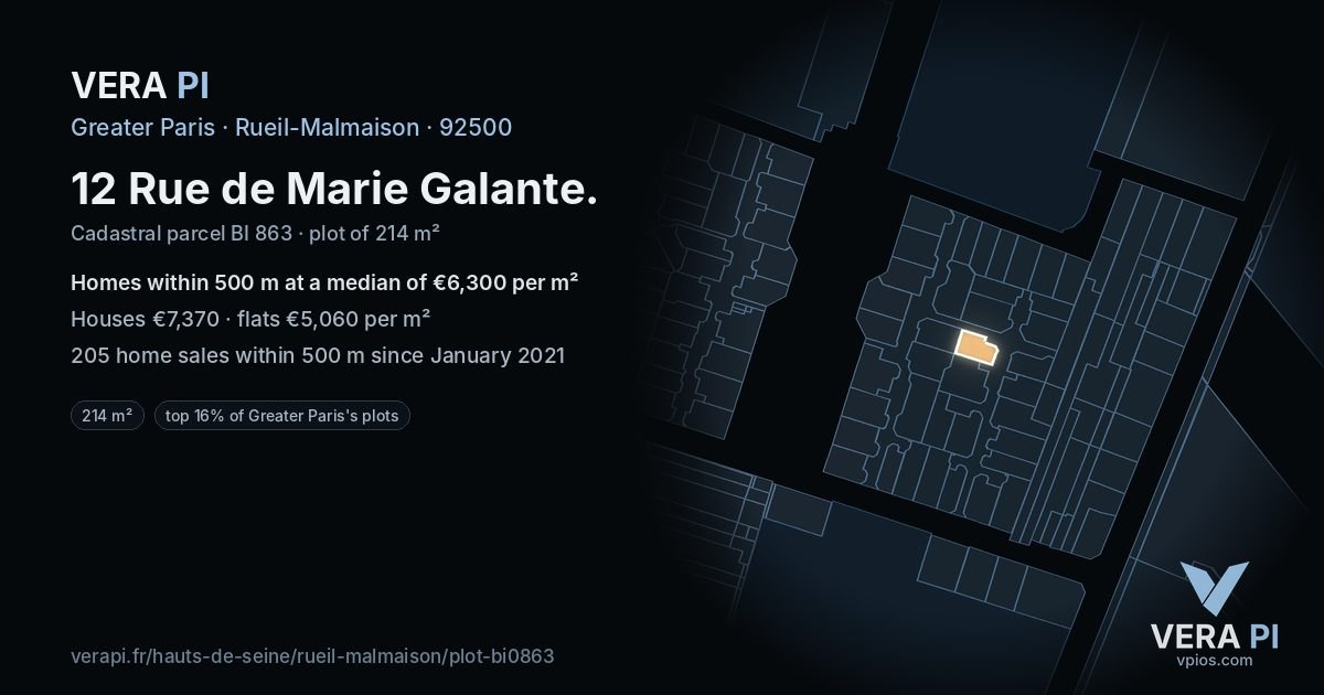 12 Rue de Marie Galante, Rueil-Malmaison at night – the plot lit, the parcels around coloured by the prices near them