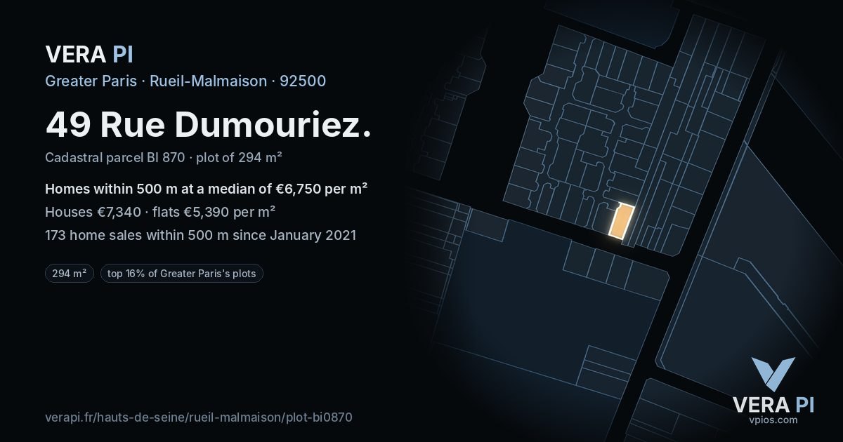 49 Rue Dumouriez, Rueil-Malmaison at night – the plot lit, the parcels around coloured by the prices near them
