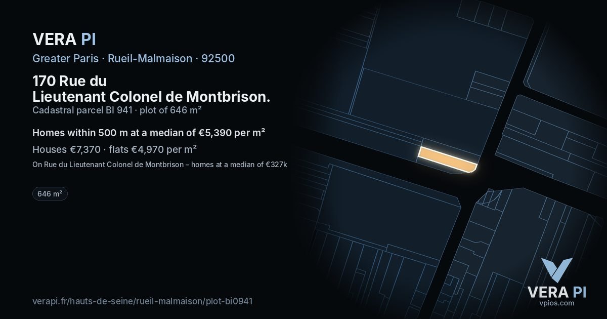 170 Rue du Lieutenant Colonel de Montbrison, Rueil-Malmaison at night – the plot lit, the parcels around coloured by the prices near them