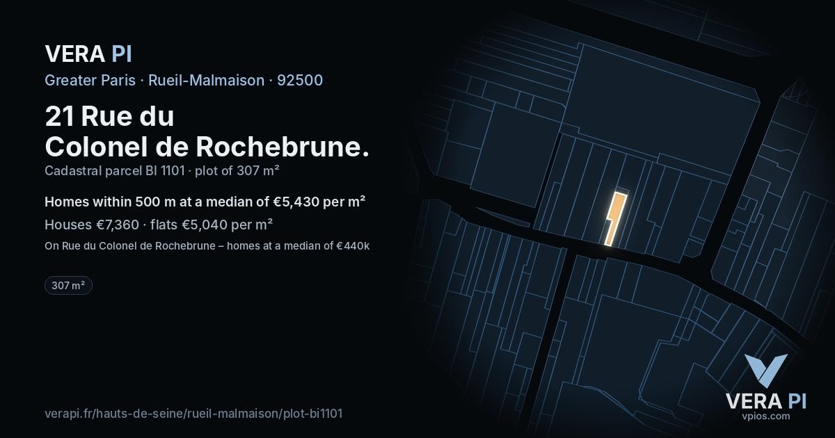 21 Rue du Colonel de Rochebrune, Rueil-Malmaison at night – the plot lit, the parcels around coloured by the prices near them