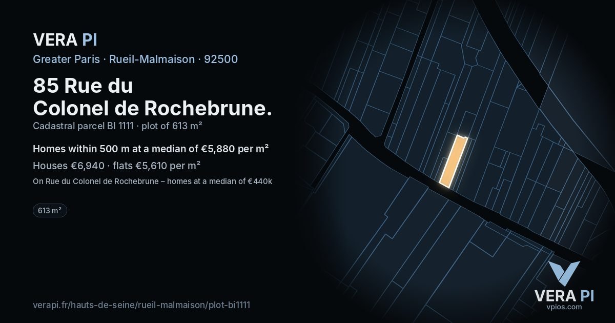 85 Rue du Colonel de Rochebrune, Rueil-Malmaison at night – the plot lit, the parcels around coloured by the prices near them