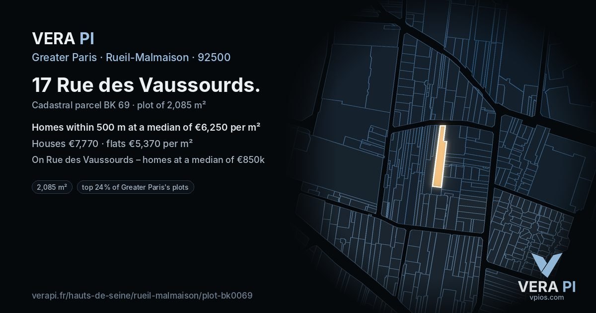 17 Rue des Vaussourds, Rueil-Malmaison at night – the plot lit, the parcels around coloured by the prices near them