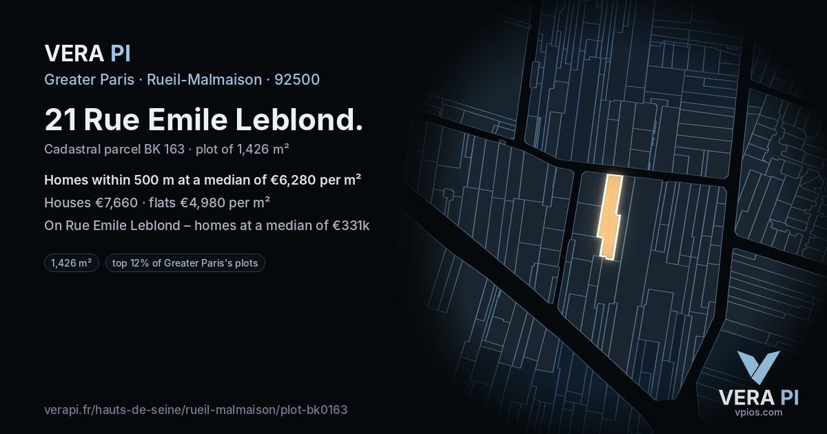 21 Rue Emile Leblond, Rueil-Malmaison at night – the plot lit, the parcels around coloured by the prices near them