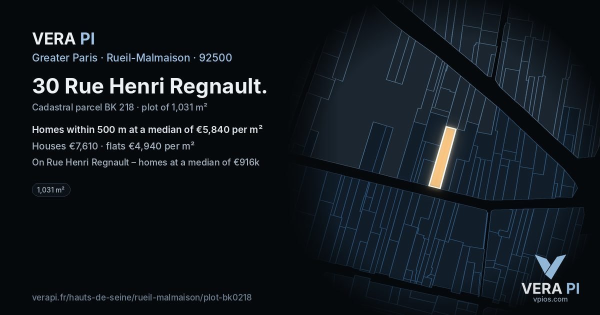 30 Rue Henri Regnault, Rueil-Malmaison at night – the plot lit, the parcels around coloured by the prices near them