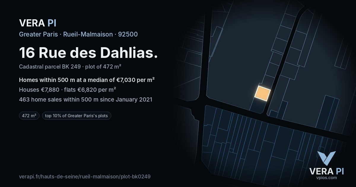 16 Rue des Dahlias, Rueil-Malmaison at night – the plot lit, the parcels around coloured by the prices near them