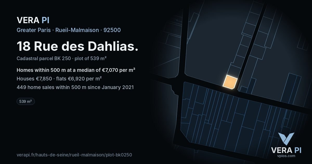 18 Rue des Dahlias, Rueil-Malmaison at night – the plot lit, the parcels around coloured by the prices near them