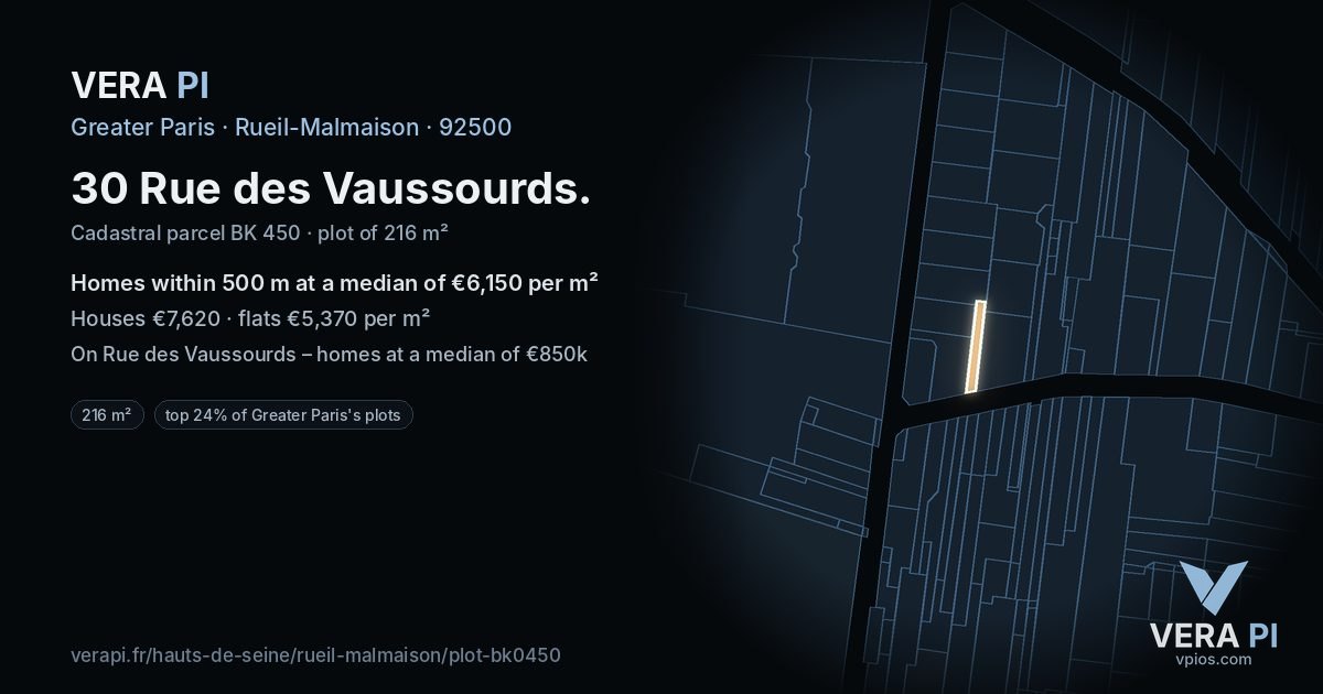 30 Rue des Vaussourds, Rueil-Malmaison at night – the plot lit, the parcels around coloured by the prices near them