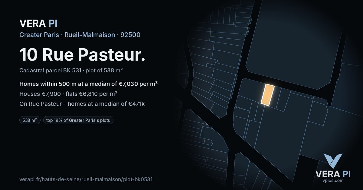 10 Rue Pasteur, Rueil-Malmaison at night – the plot lit, the parcels around coloured by the prices near them
