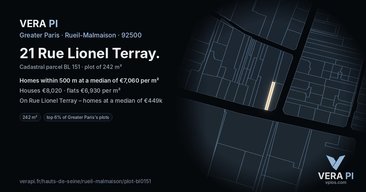 21 Rue Lionel Terray, Rueil-Malmaison at night – the plot lit, the parcels around coloured by the prices near them