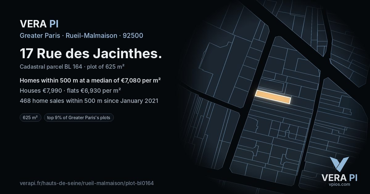 17 Rue des Jacinthes, Rueil-Malmaison at night – the plot lit, the parcels around coloured by the prices near them