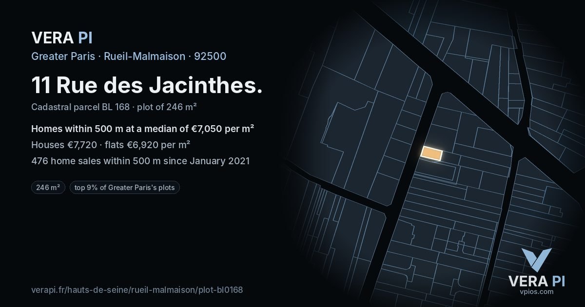11 Rue des Jacinthes, Rueil-Malmaison at night – the plot lit, the parcels around coloured by the prices near them