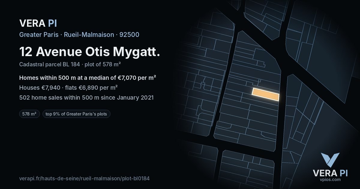 12 Avenue Otis Mygatt, Rueil-Malmaison at night – the plot lit, the parcels around coloured by the prices near them