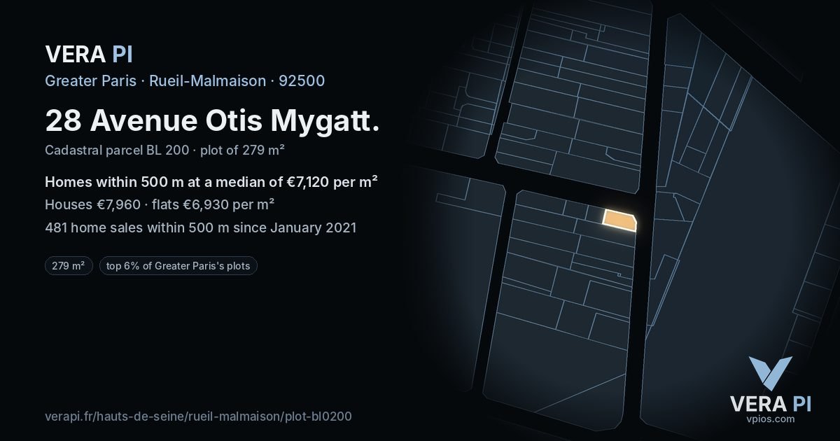 28 Avenue Otis Mygatt, Rueil-Malmaison at night – the plot lit, the parcels around coloured by the prices near them