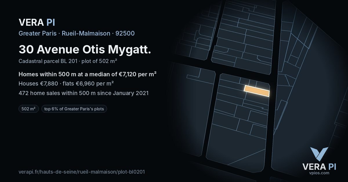 30 Avenue Otis Mygatt, Rueil-Malmaison at night – the plot lit, the parcels around coloured by the prices near them