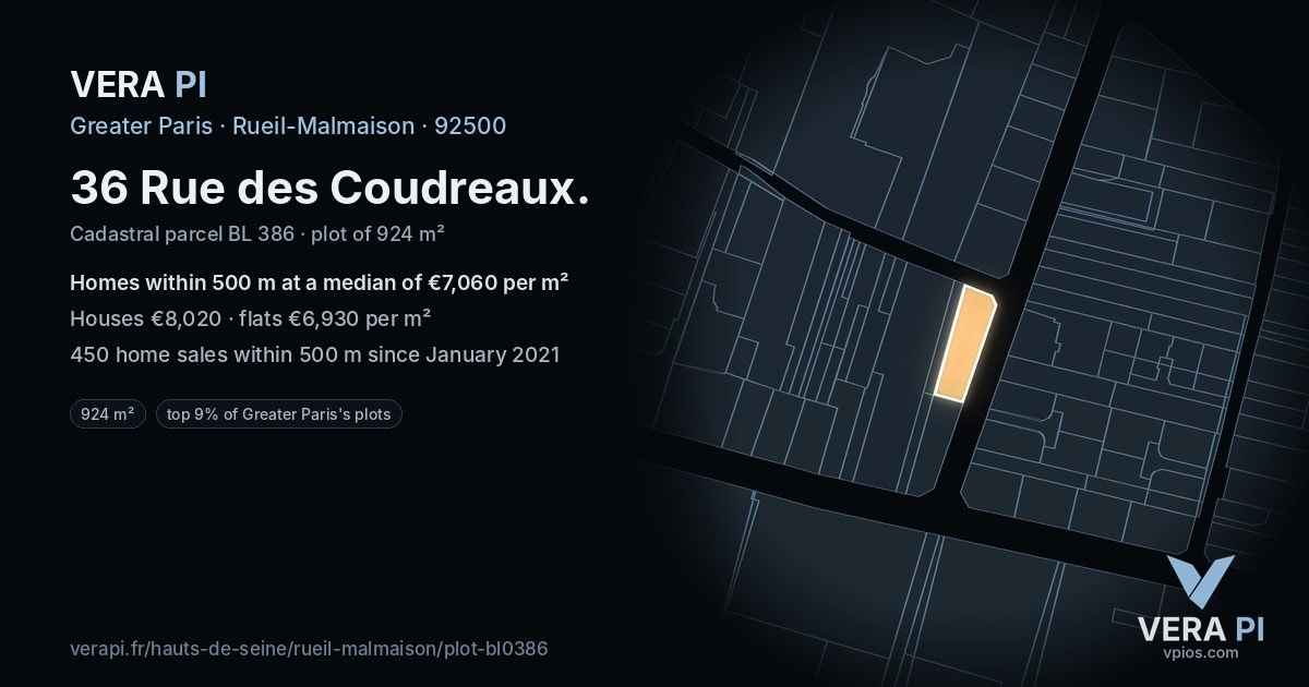 36 Rue des Coudreaux, Rueil-Malmaison at night – the plot lit, the parcels around coloured by the prices near them
