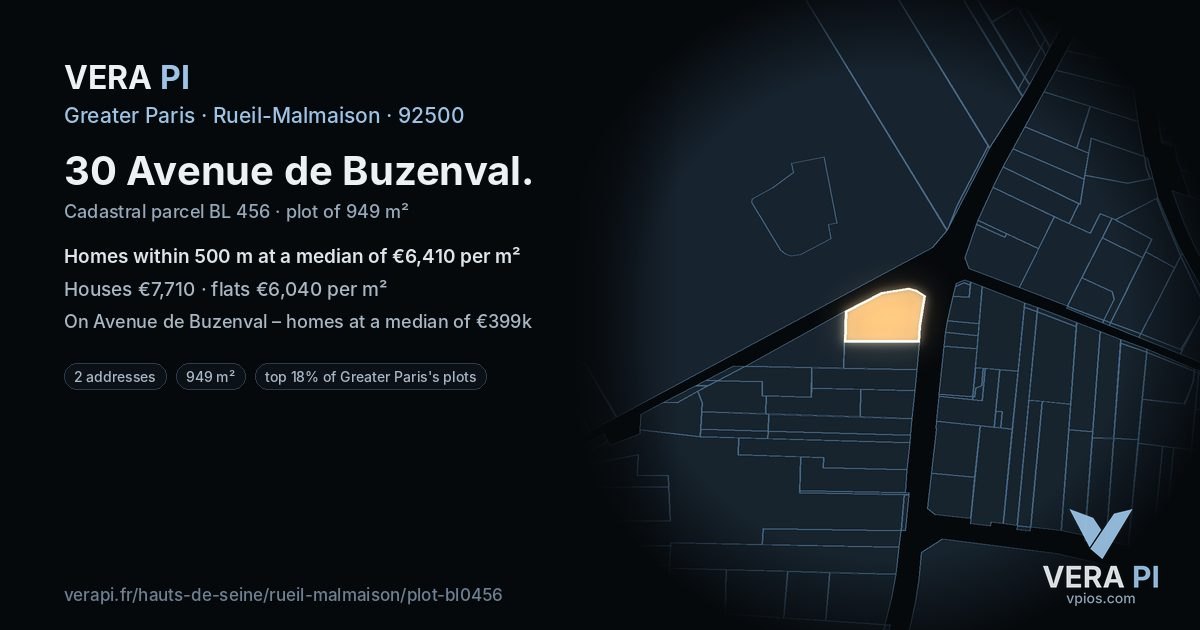 30 Avenue de Buzenval, Rueil-Malmaison at night – the plot lit, the parcels around coloured by the prices near them