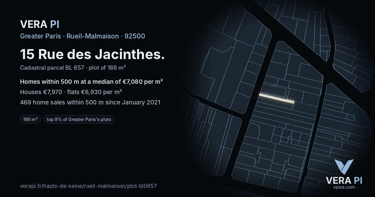 15 Rue des Jacinthes, Rueil-Malmaison at night – the plot lit, the parcels around coloured by the prices near them