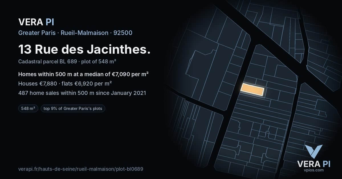 13 Rue des Jacinthes, Rueil-Malmaison at night – the plot lit, the parcels around coloured by the prices near them