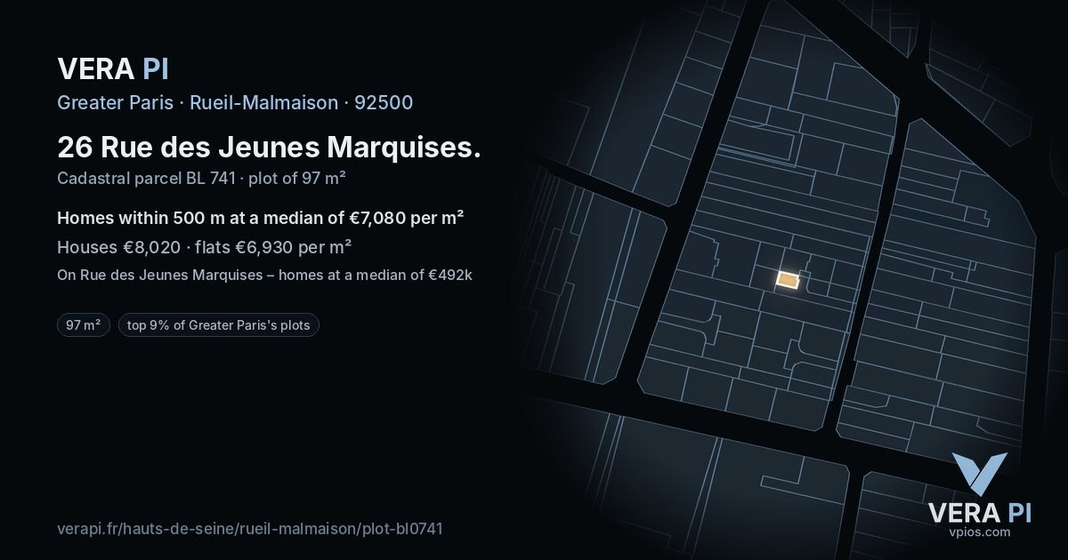 26 Rue des Jeunes Marquises, Rueil-Malmaison at night – the plot lit, the parcels around coloured by the prices near them