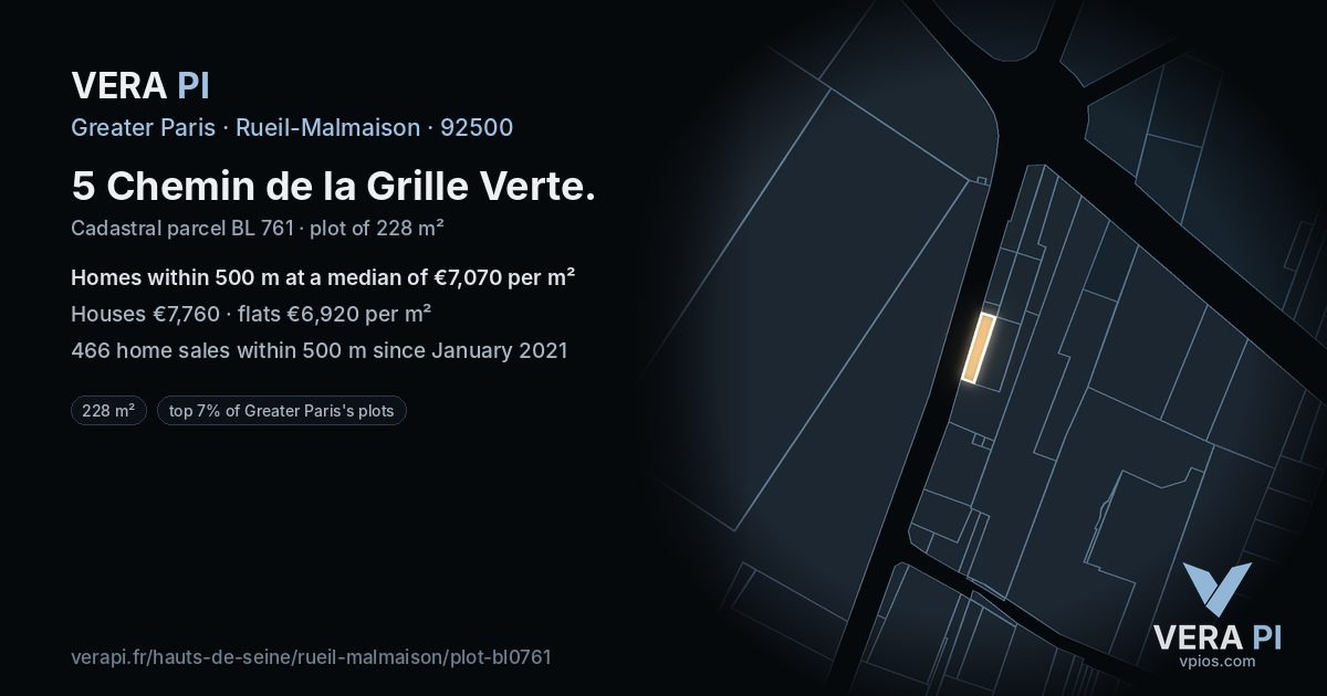 5 Chemin de la Grille Verte, Rueil-Malmaison at night – the plot lit, the parcels around coloured by the prices near them